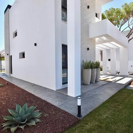 Cactae Villa *